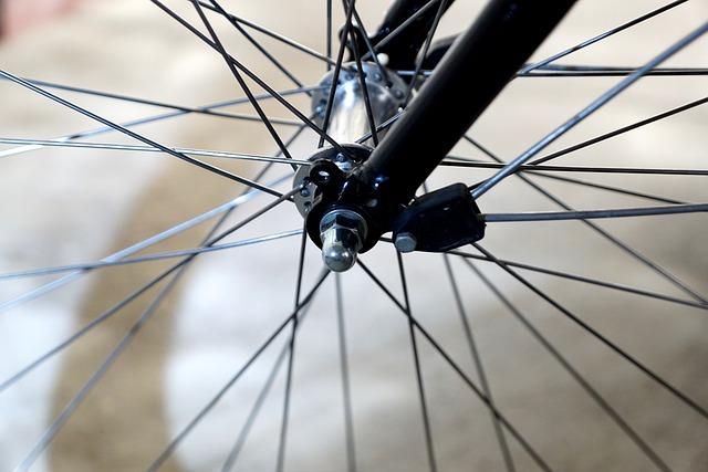 Understanding the Differences Between Hub and Mid-drive Motors