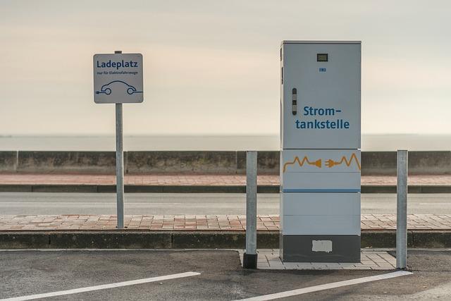 Blog 32 Brekr Electric Moped: Breaking Barriers in Electric Mobility