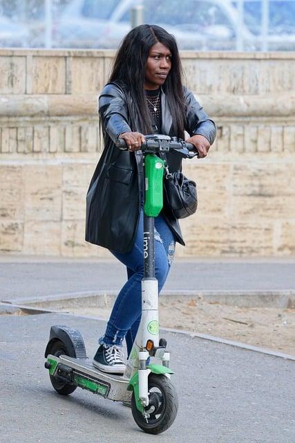 Electric Scooter for 2: A Fun Way to Travel Together